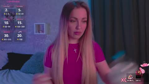 holly_molly8 online show from February 2025 07:24:02 PM