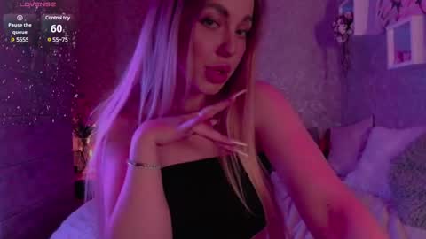 holly_molly8 online show from February 2025 07:15:02 PM