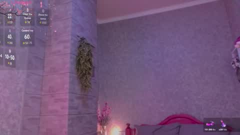 holly_molly8 online show from October 2025 06:40:02 PM