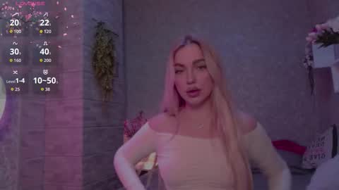 holly_molly8 online show from October 2025 06:41:02 PM