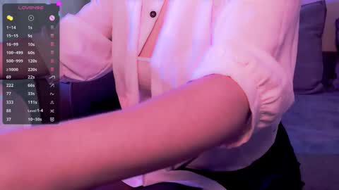 Molly online show from November 2025 04:22:02 AM