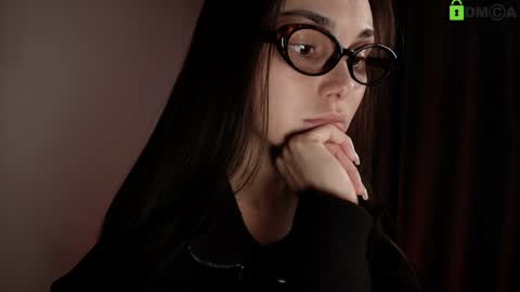 hollyextra online show from February 2026 04:25:01 PM