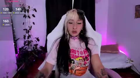 Holly Hudson     online show from June 2026 07:51:02 PM