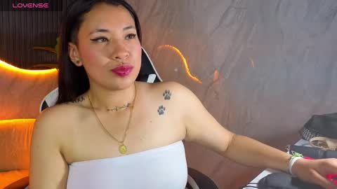 Snapshot of hollypeytoon chatting on September 2025 09:58:01 PM Holly online show from September 2025 09:58:01 PM