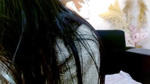 Holly online show from January 2025 09:10:02 AM