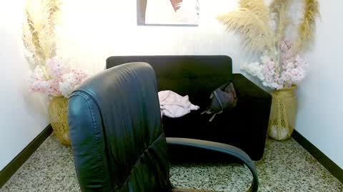 Holly online show from January 2025 03:19:01 AM