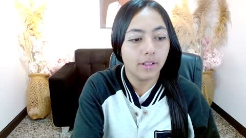 Holly online show from January 2025 03:22:01 AM