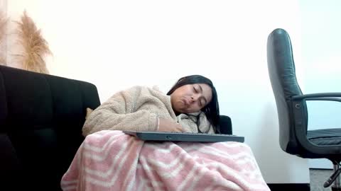 Holly online show from January 2025 06:26:01 AM