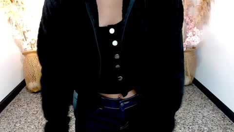 Holly online show from January 2025 03:05:02 AM