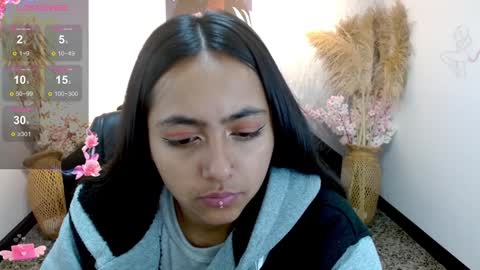 Holly online show from February 2025 03:00:02 AM