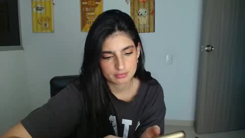 Snapshot of hollyshit_ chatting on February 2026 12:44:02 AM hollyshit_ online show from February 2026 12:44:02 AM