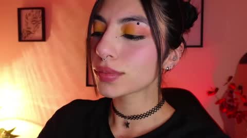 holly online show from May 2026 03:35:01 AM