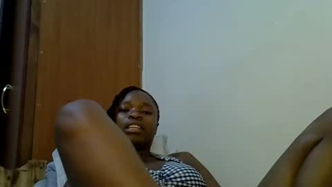 holy_ebony online show from May 2026 02:45:01 PM