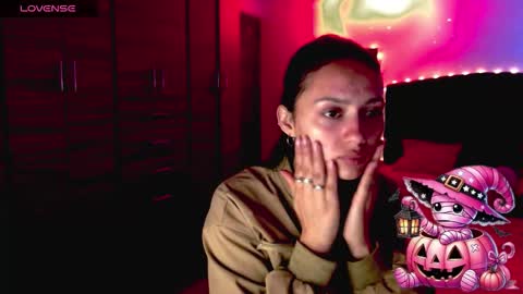 Juli online show from October 2025 01:35:01 AM