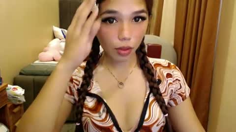 Snapshot of holy_molly1 chatting on June 2026 03:33:01 PM holy_molly1 online show from June 2026 03:33:01 PM