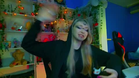 Snapshot of holy_rumi chatting on November 2025 11:34:01 AM Rumi online show from November 2025 11:34:01 AM