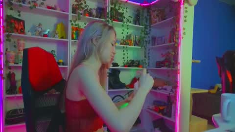 Snapshot of holy_rumi chatting on November 2025 09:36:01 AM Rumi online show from November 2025 09:36:01 AM