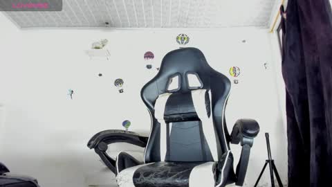 Holly online show from October 2025 03:13:02 PM