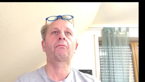 Snapshot of hondowill chatting on December 2024 07:32:01 AM Bernd online show from December 2024 07:32:01 AM