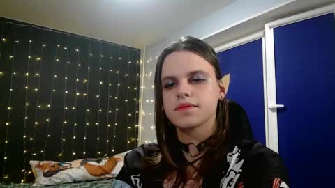 Honelints boyblonde hair AsterMIntfemboybrown hair online show from January 2025 06:09:02 PM