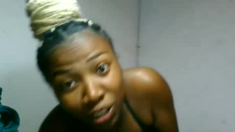 Snapshot of honeria98 chatting on June 2026 07:16:01 PM honeria98 online show from June 2026 07:16:01 PM