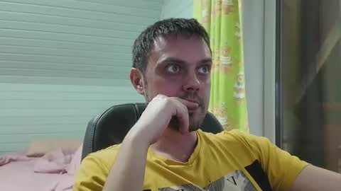 Snapshot of honesttojoy chatting on November 2025 06:40:02 PM Henry online show from November 2025 06:40:02 PM