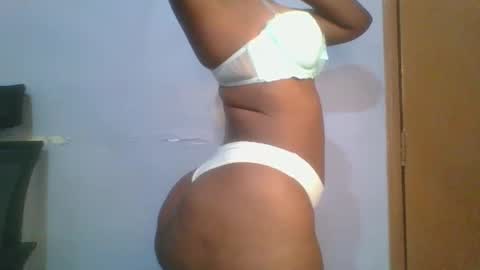 honey_beb online show from February 2025 10:17:02 AM