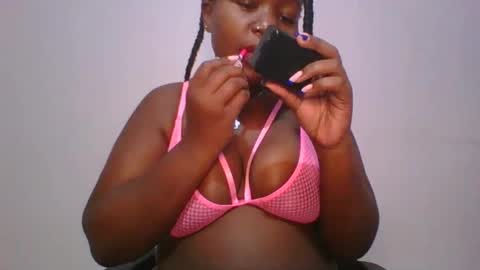 honey_beb online show from October 2025 02:23:02 AM