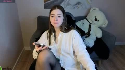 Snapshot of honey_cherrry chatting on May 2026 01:56:01 AM Honey online show from May 2026 01:56:01 AM