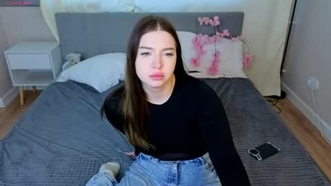 Snapshot of honey_cherrry chatting on May 2026 09:24:01 AM Honey online show from May 2026 09:24:01 AM