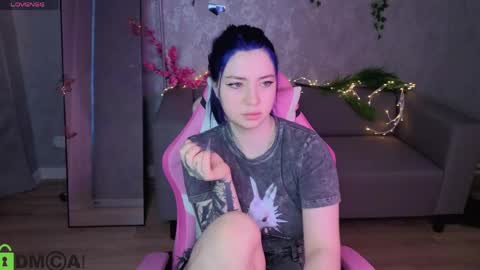 Snapshot of honey_cherrry chatting on June 2026 01:21:02 AM Honey online show from June 2026 01:21:02 AM