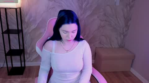 Snapshot of honey_cherrry chatting on June 2026 02:01:02 AM Honey online show from June 2026 02:01:02 AM