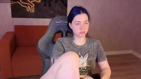 Snapshot of honey_cherrry chatting on June 2026 02:24:02 AM Honey online show from June 2026 02:24:02 AM