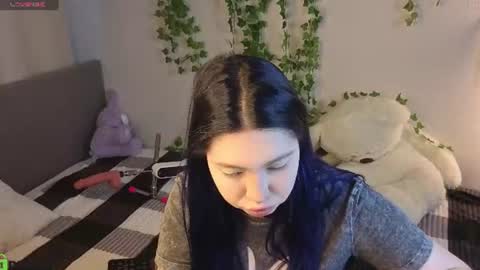 Snapshot of honey_cherrry chatting on June 2026 01:38:02 AM Honey online show from June 2026 01:38:02 AM