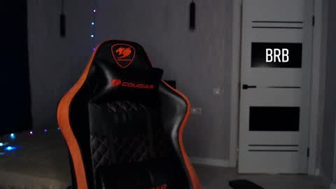 Snapshot of honey_furry chatting on January 2025 04:54:01 PM Wolfy online show from January 2025 04:54:01 PM