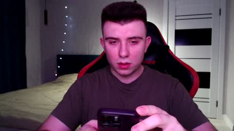 Snapshot of honey_furry chatting on January 2025 08:52:02 PM Wolfy online show from January 2025 08:52:02 PM