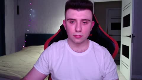 Snapshot of honey_furry chatting on January 2025 03:20:02 AM Wolfy online show from January 2025 03:20:02 AM