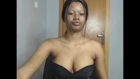 Snapshot of honey_juicydoll chatting on December 2025 06:51:01 AM Sonia online show from December 2025 06:51:01 AM