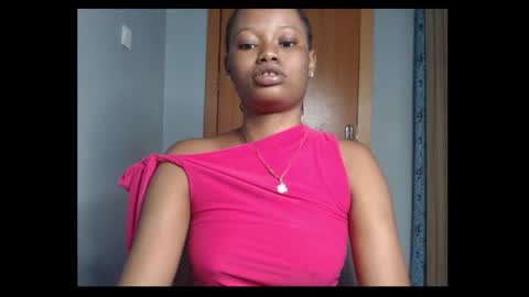 Snapshot of honey_juicydoll chatting on February 2026 01:52:02 PM Sonia online show from February 2026 01:52:02 PM