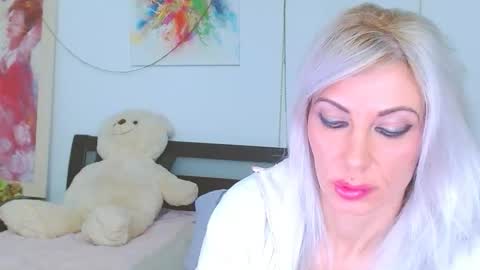 honey_lara online show from February 2026 01:54:02 AM
