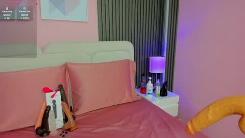 honey_sofii_ online show from April 2026 11:28:01 AM