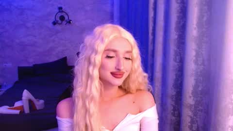 honey_sunset online show from October 2025 06:25:02 PM