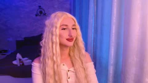 honey_sunset online show from October 2025 02:27:02 PM