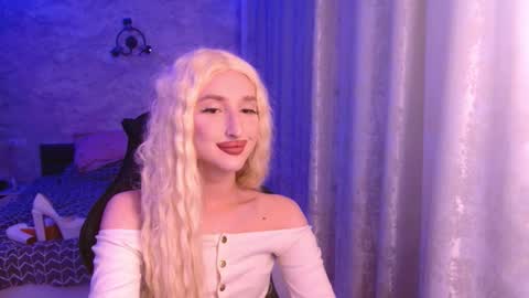 honey_sunset online show from October 2025 05:13:02 PM