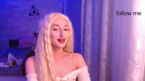 honey_sunset online show from October 2025 04:39:01 PM