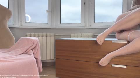 Jenyanew vid how I squirt in forest in bio online show from November 2025 10:05:01 AM