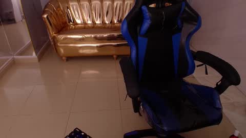 Snapshot of honey_torres_sub chatting on November 2025 01:59:02 AM HONEY online show from November 2025 01:59:02 AM