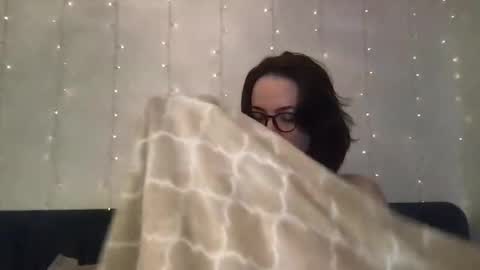 Snapshot of honeybeexx69 chatting on February 2025 06:39:02 AM HoneyBeeXx69 online show from February 2025 06:39:02 AM