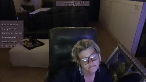 honeybuhnny online show from March 2026 03:40:01 PM