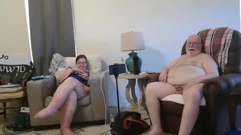 Snapshot of honeybuns344636 chatting on January 2025 03:30:02 PM Honey online show from January 2025 03:30:02 PM